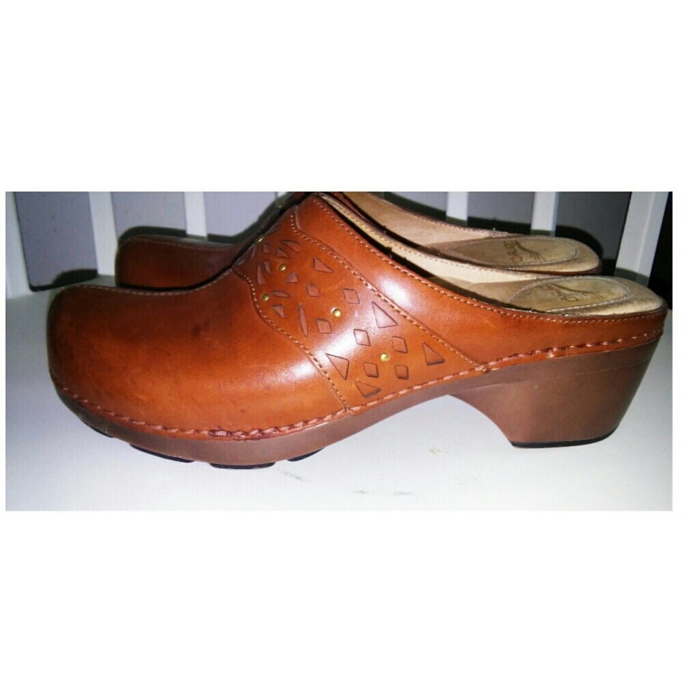 Dansko shoes brown size 41 Euro/ 11 Us